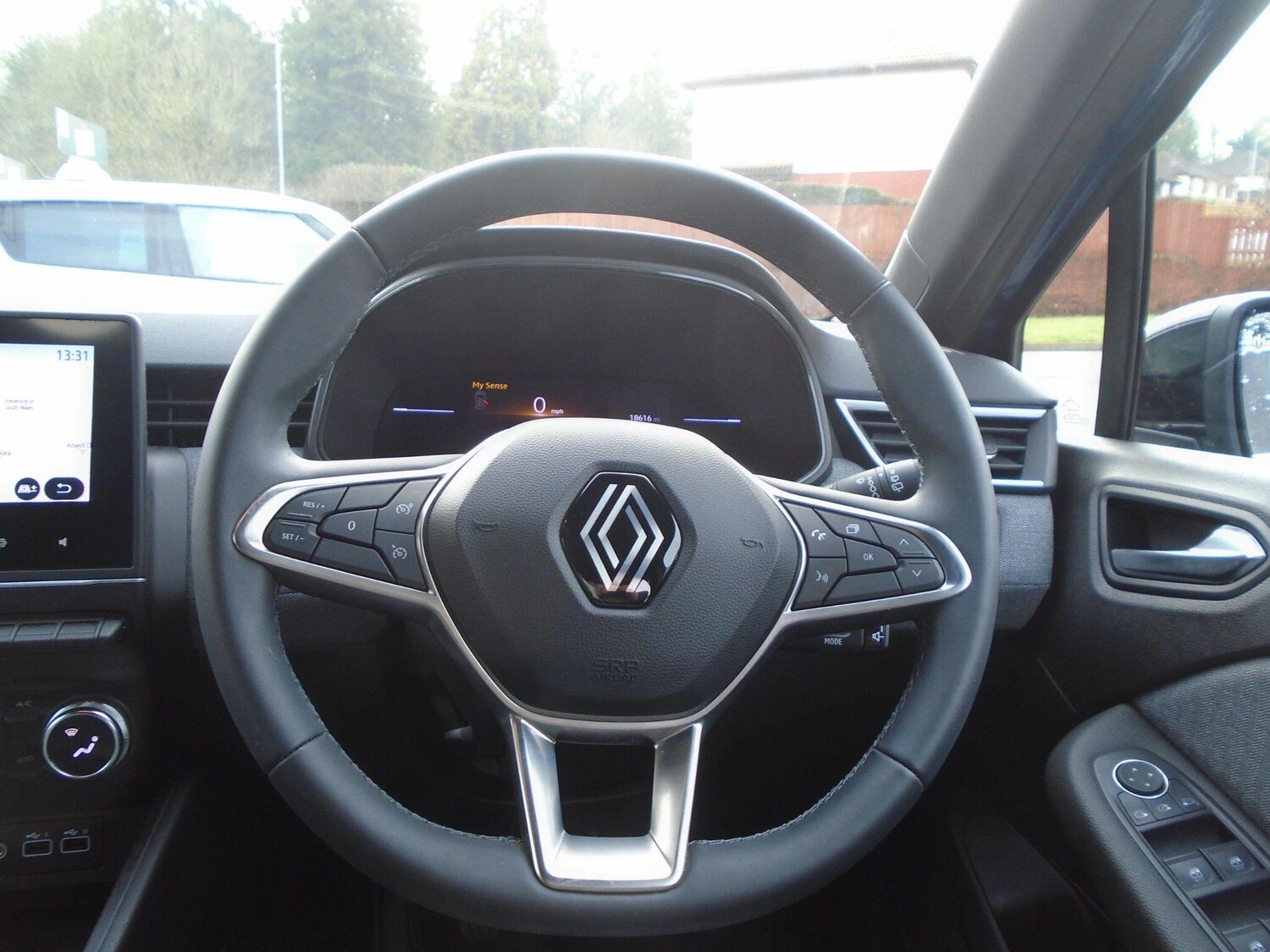 Used Renault Clio 2024 for sale - 77029081: Photo 33