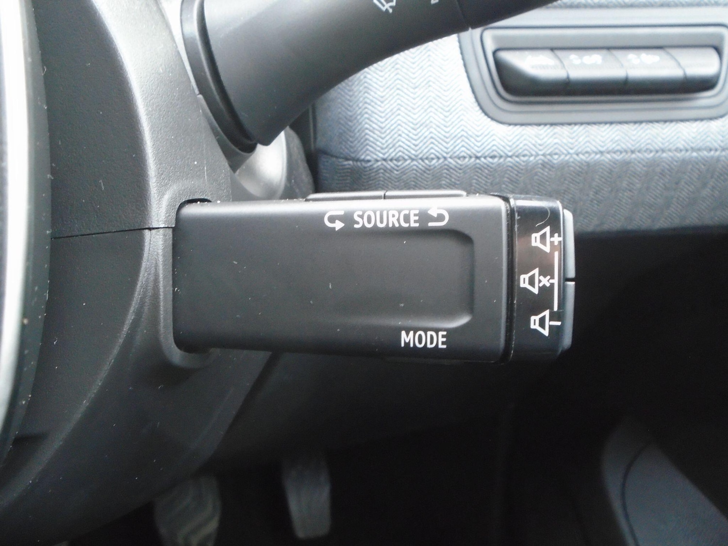 Used Renault Clio 2024 for sale - 77029081: Photo 46