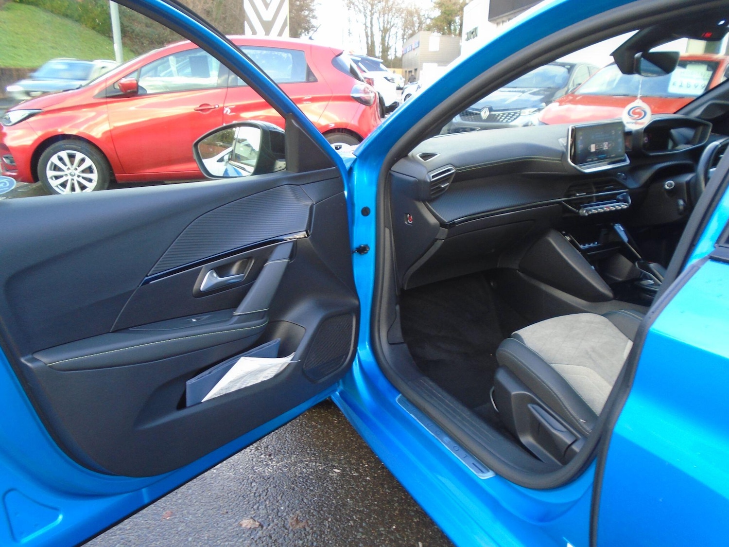 Used Peugeot 208 2020 for sale - 76899043: Photo 24