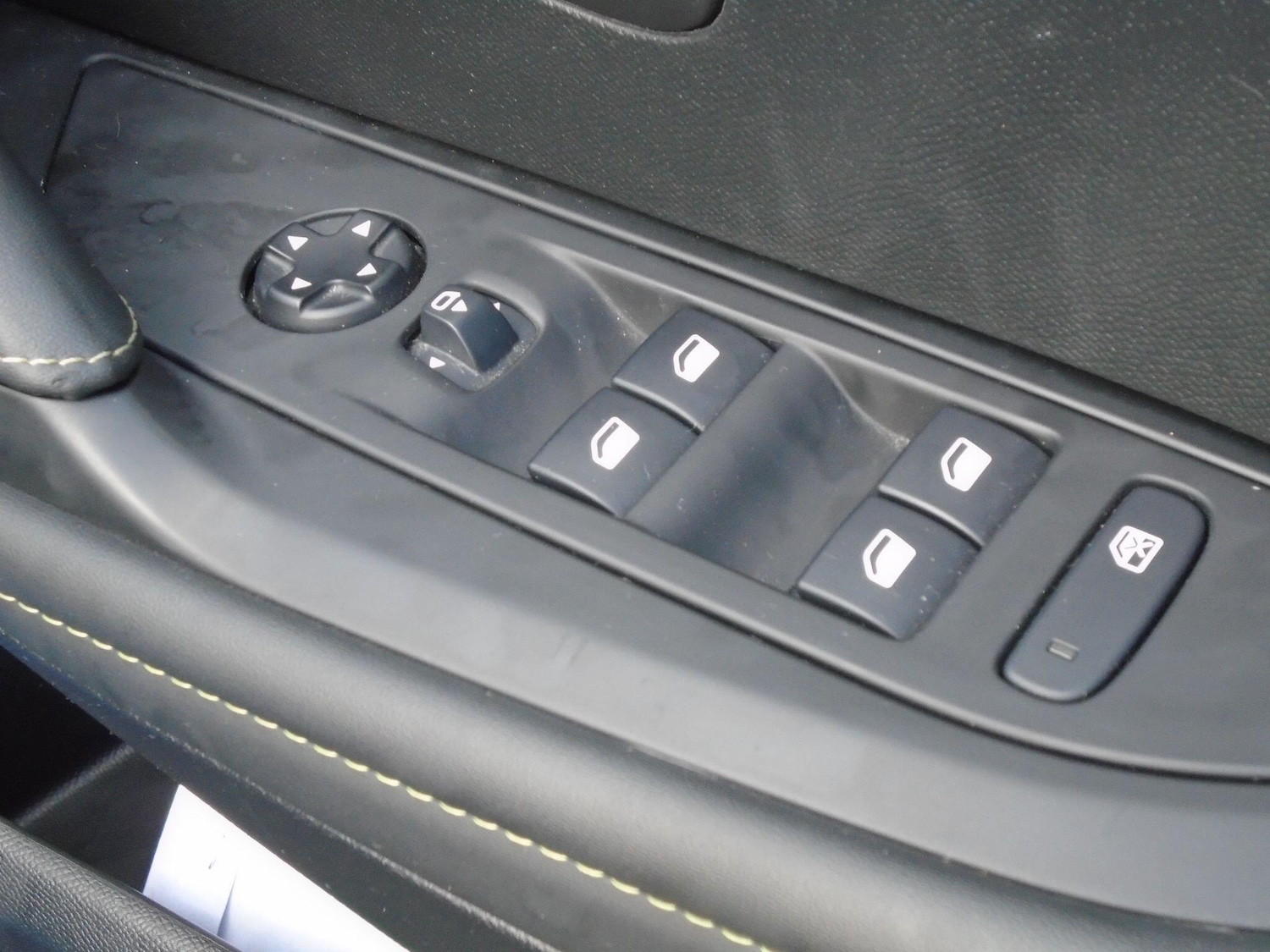 Used Peugeot 208 2020 for sale - 76899043: Photo 40