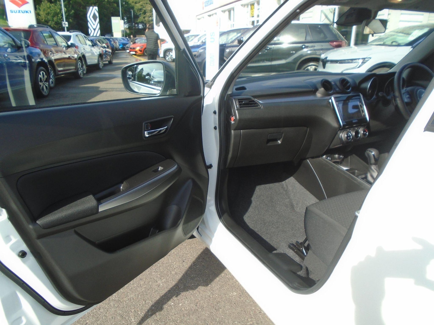 Used Suzuki Swift 2023 for sale - 76136079: Photo 25