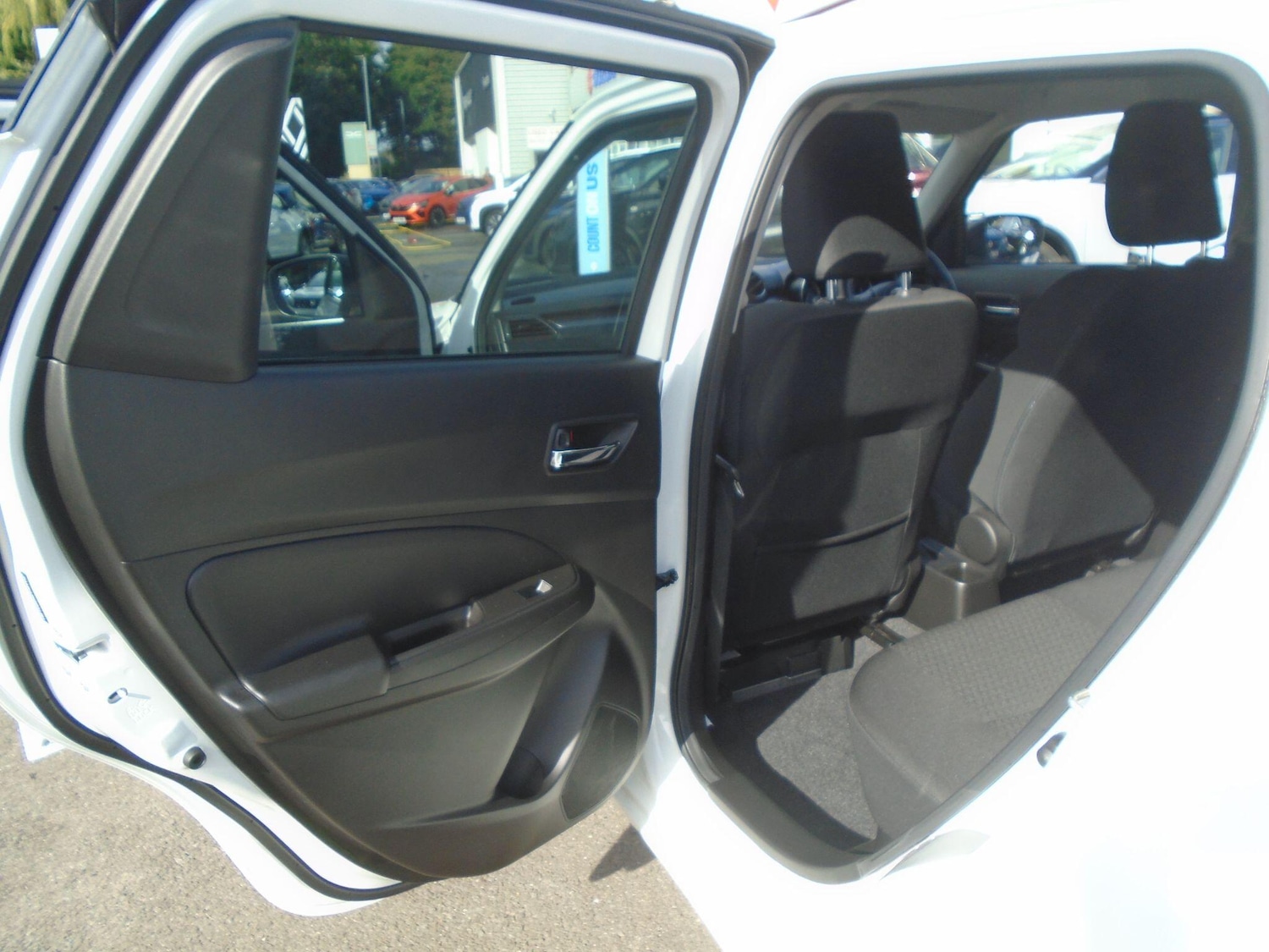 Used Suzuki Swift 2023 for sale - 76136079: Photo 28