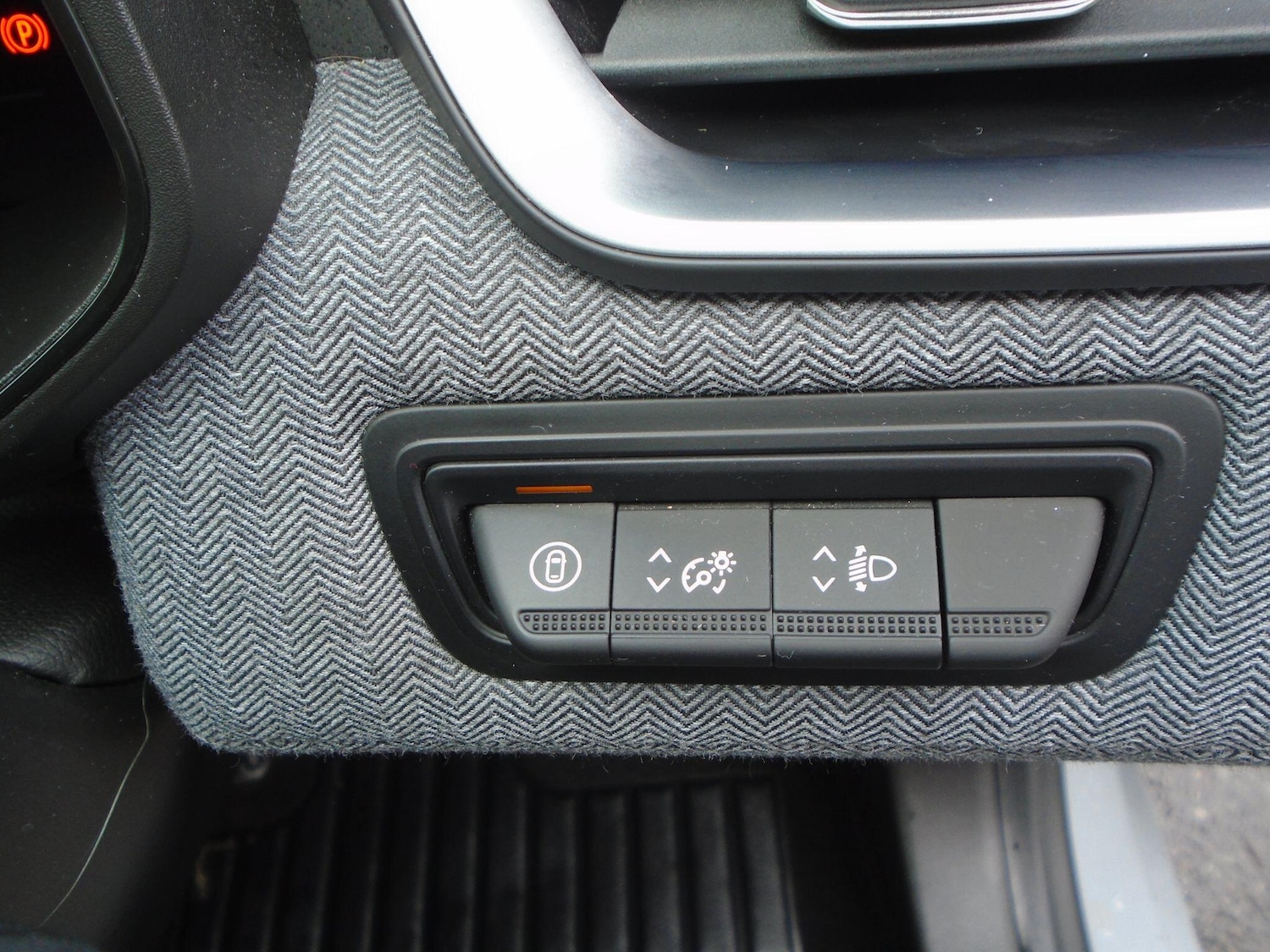 Used Renault Clio 2025 for sale - 77550048: Photo 42