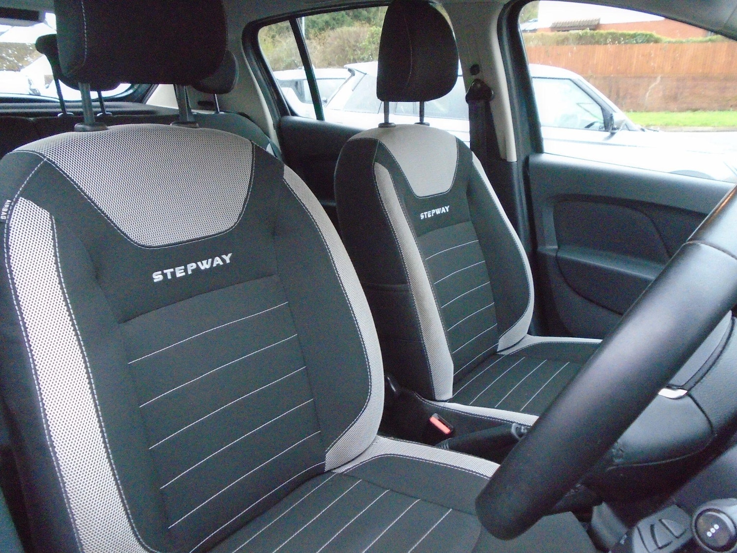 Used Dacia Sandero Stepway for sale - 77598386: Photo 22