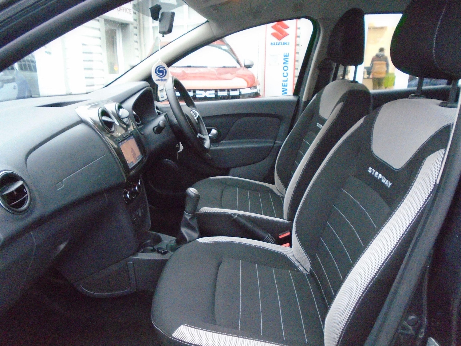 Used Dacia Sandero Stepway for sale - 77598386: Photo 28