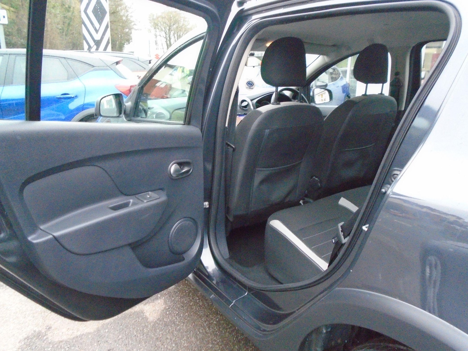 Used Dacia Sandero Stepway for sale - 77598386: Photo 30