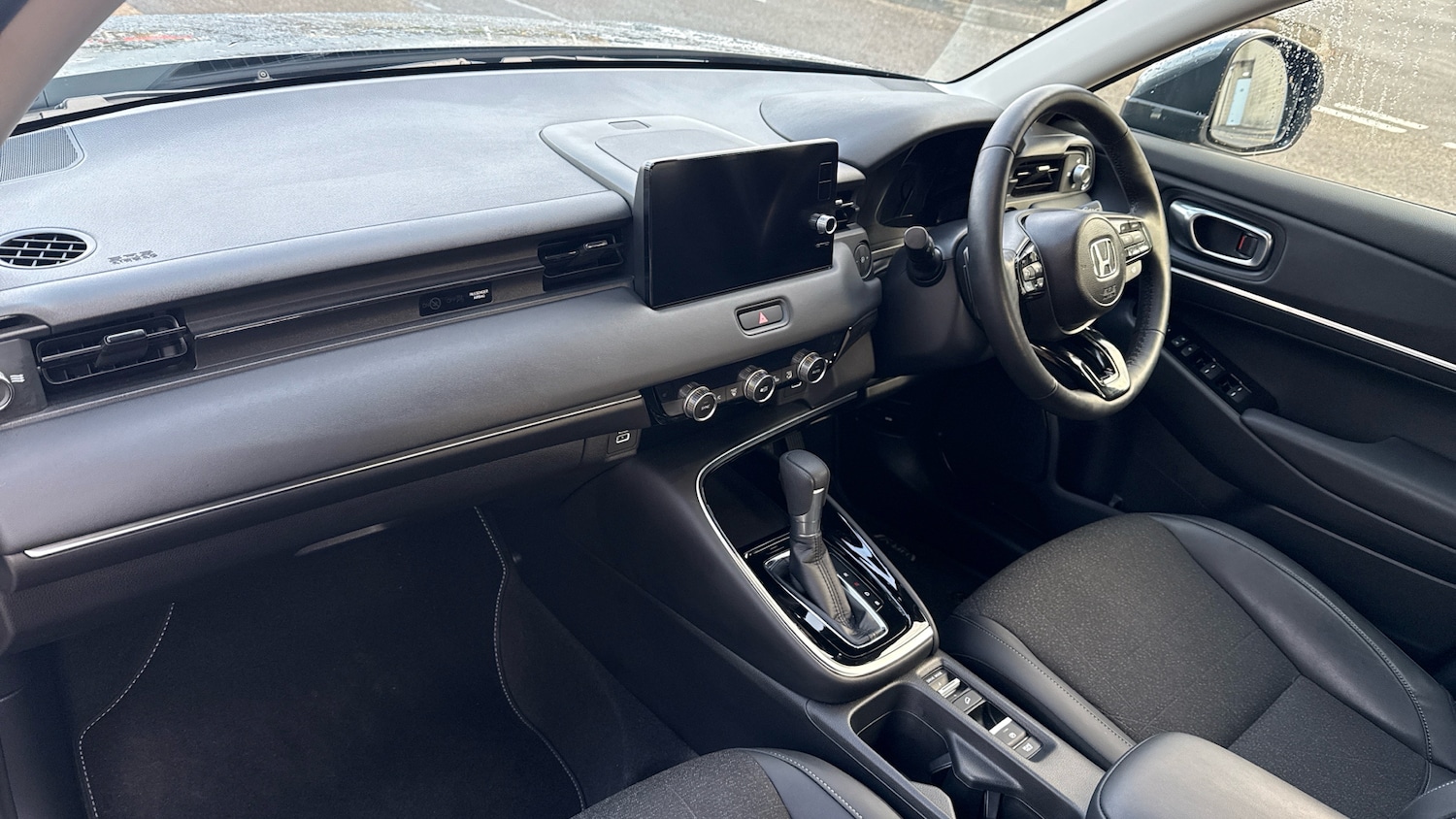 Used Honda HR-V 2023 for sale - 76804067: Photo 2