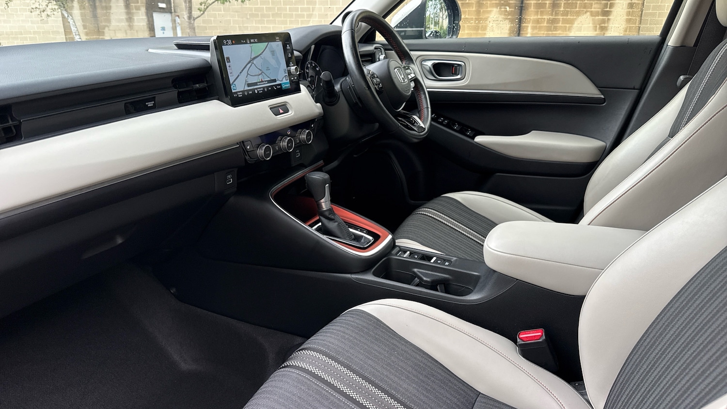 Used Honda HR-V 2022 for sale - 75796729: Photo 2