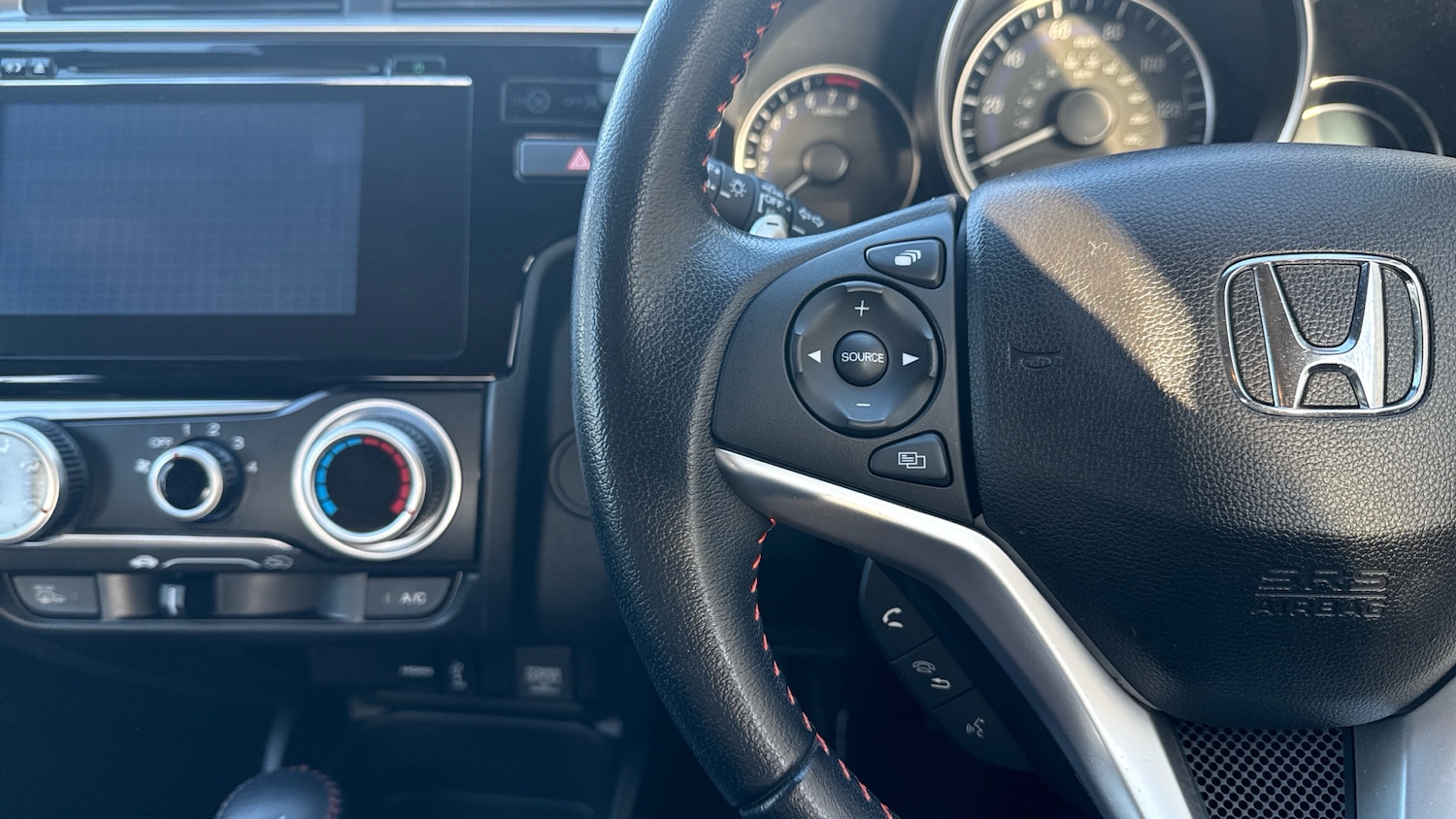 Used Honda Jazz 2019 for sale - 77210185: Photo 25