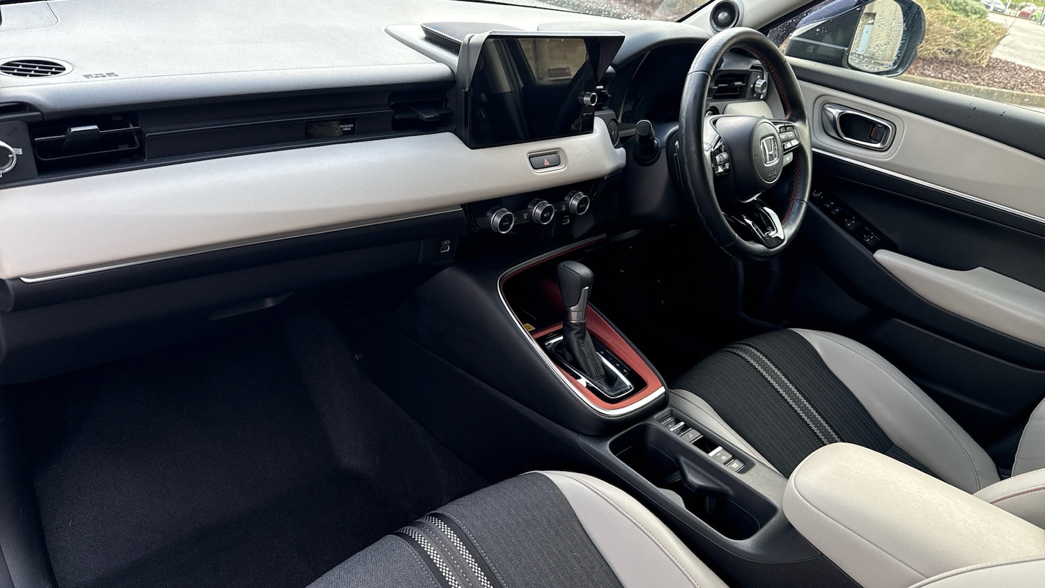 Used Honda HR-V 2021 for sale - 77300413: Photo 2