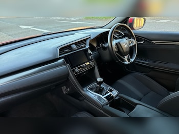 Used Honda Civic 2019 for sale - 76609590: Photo