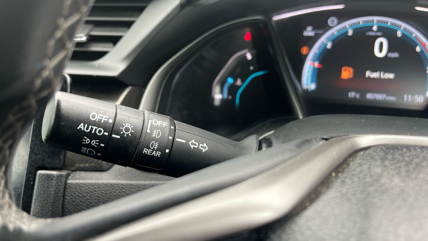 Used Honda Civic 2018 for sale - 76037825: Photo 17