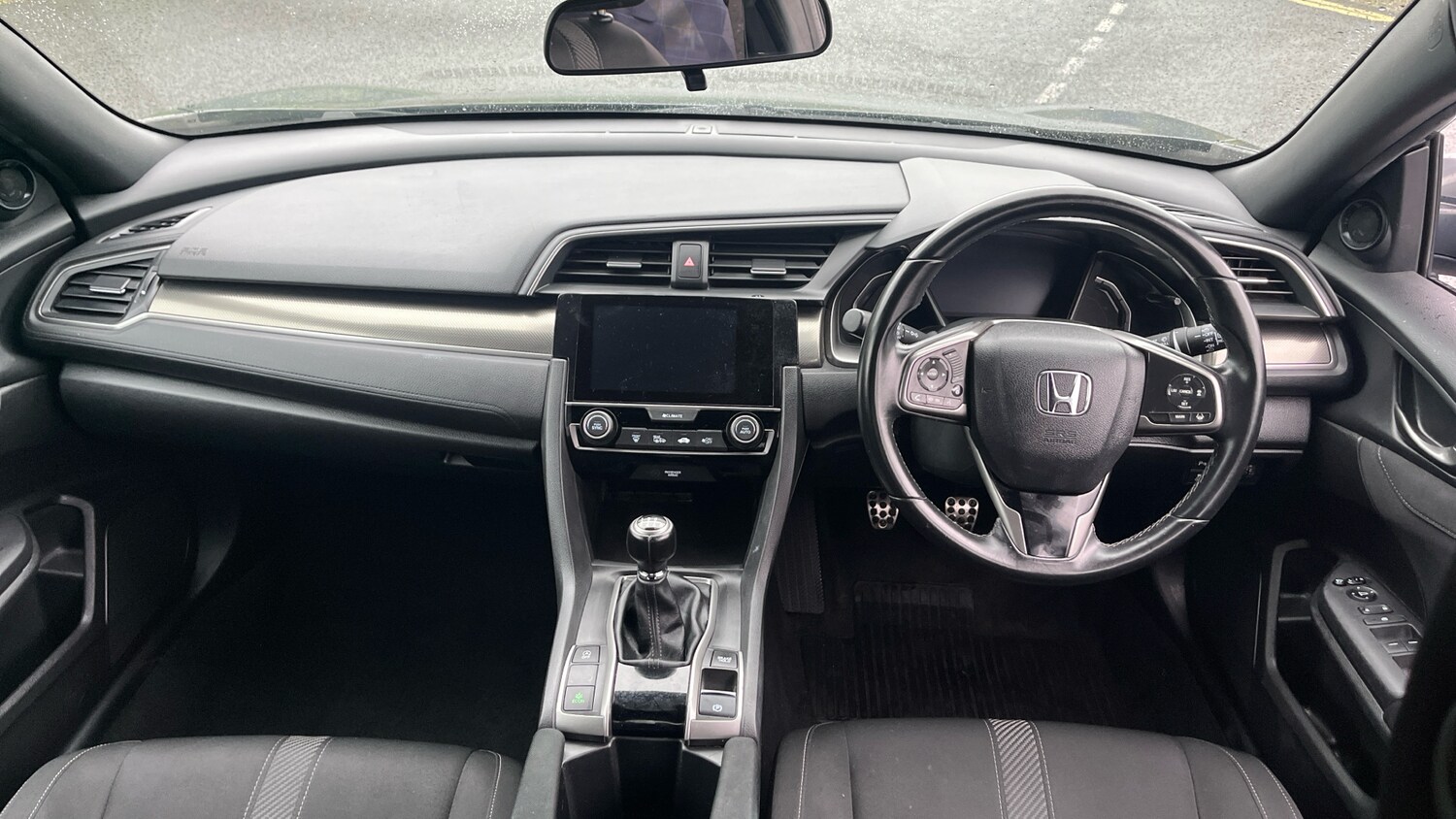 Used Honda Civic 2018 for sale - 76037825: Photo 4