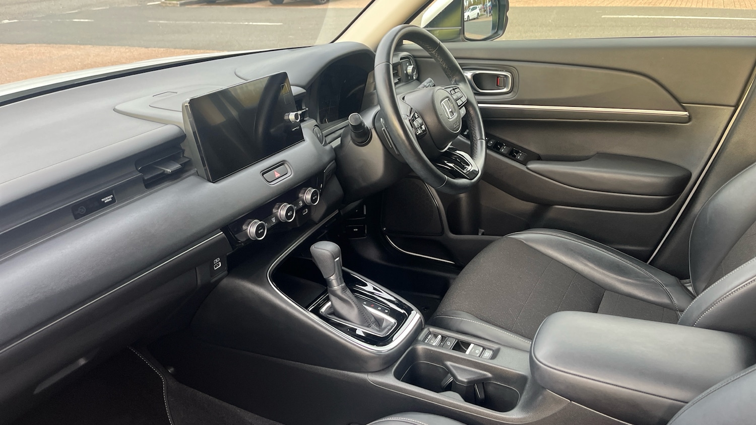 Used Honda HR-V 2022 for sale - 76161296: Photo 2