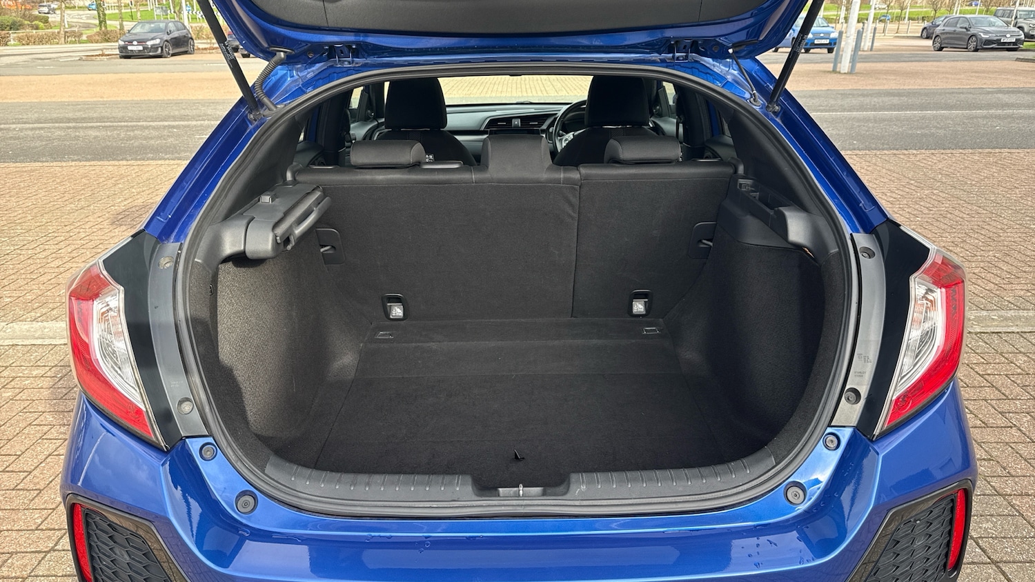 Used Honda Civic 2018 for sale - 77300421: Photo 18