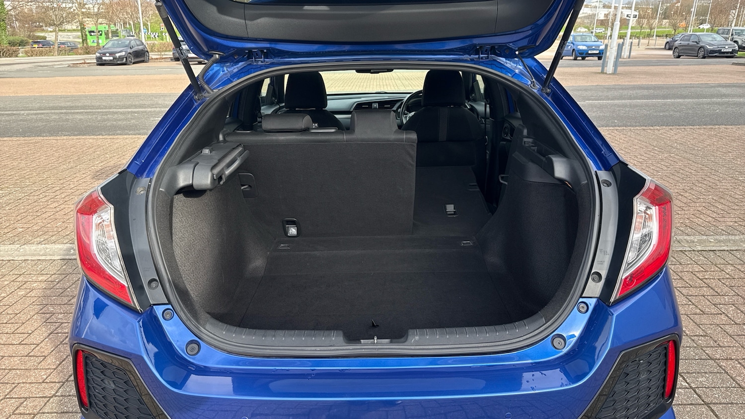 Used Honda Civic 2018 for sale - 77300421: Photo 19