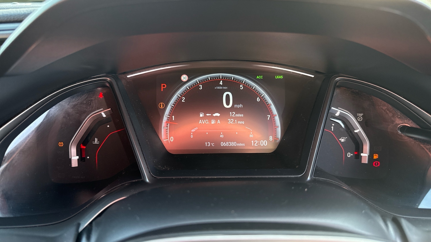 Used Honda Civic 2018 for sale - 77592081: Photo 11