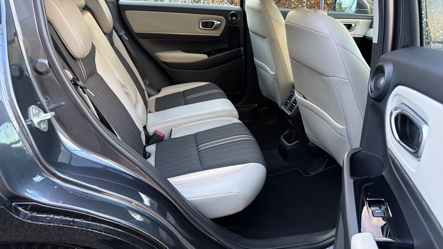 Used Honda HR-V 2022 for sale - 76452112: Photo 27