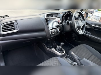 Used Honda Jazz 2016 for sale - 77004884: Photo