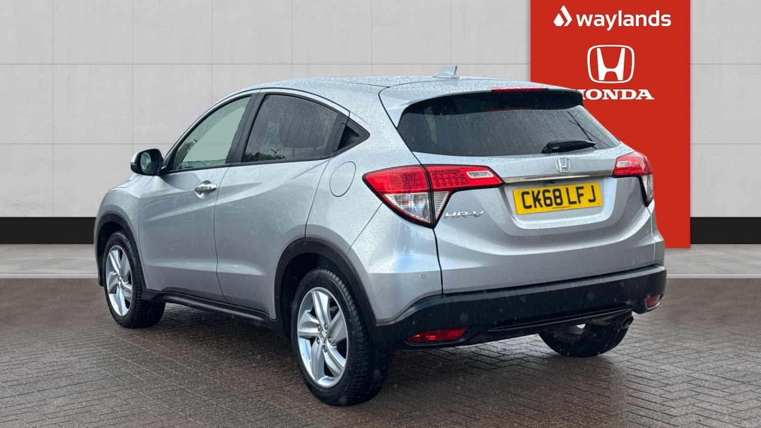 Used Honda HR-V 2018 for sale - 76894561: Photo 3
