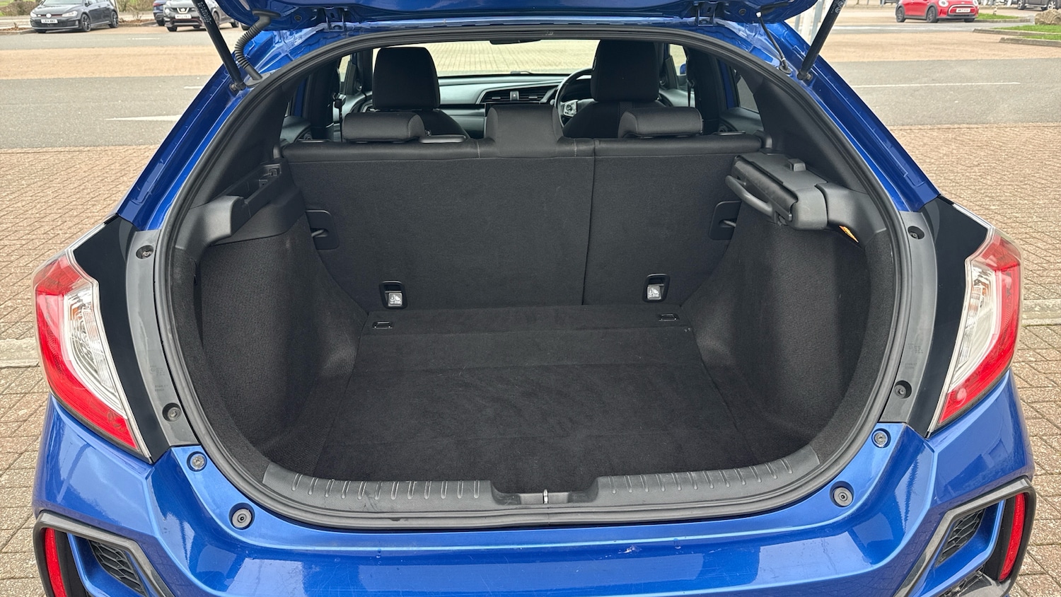 Used Honda Civic 2019 for sale - 77545234: Photo 15