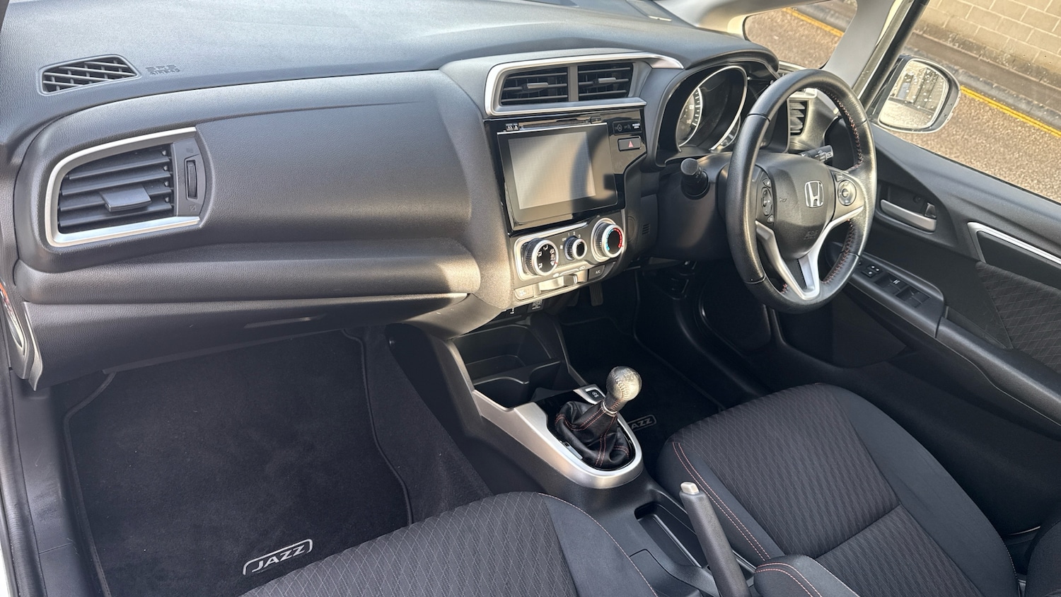 Used Honda Jazz 2018 for sale - 76804074: Photo 2