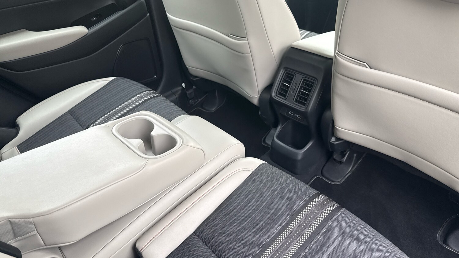 Used Honda HR-V 2024 for sale - 77600310: Photo 23