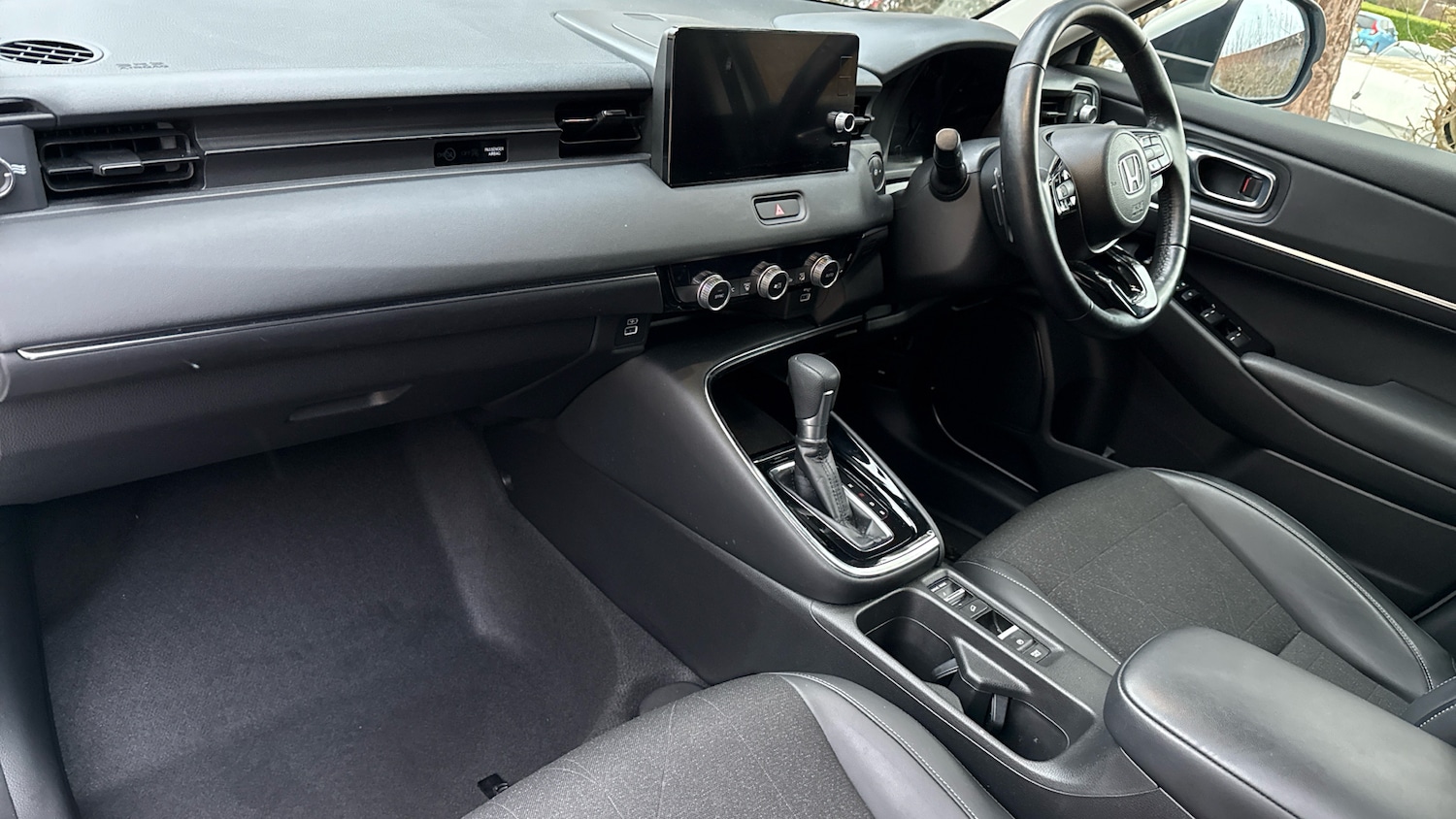 Used Honda HR-V 2022 for sale - 77210094: Photo 2