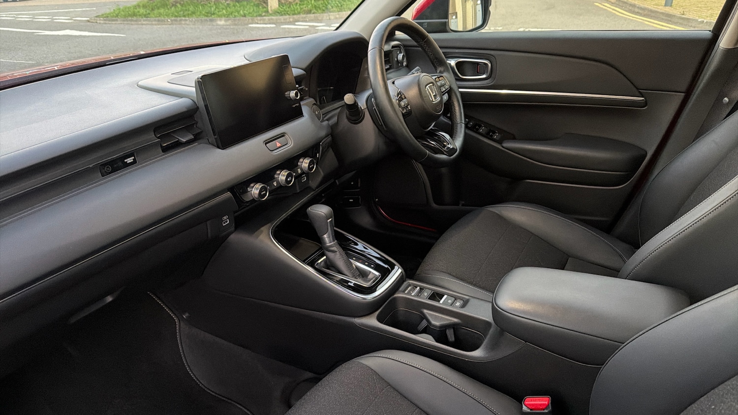 Used Honda HR-V 2023 for sale - 77210141: Photo 2