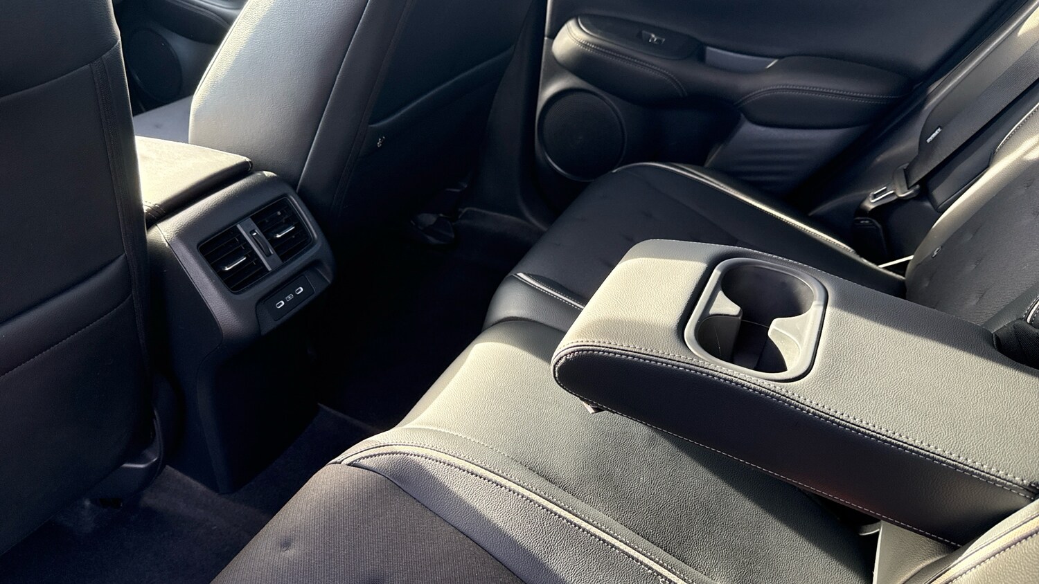 Used Honda ZR-V 2024 for sale - 77619000: Photo 14