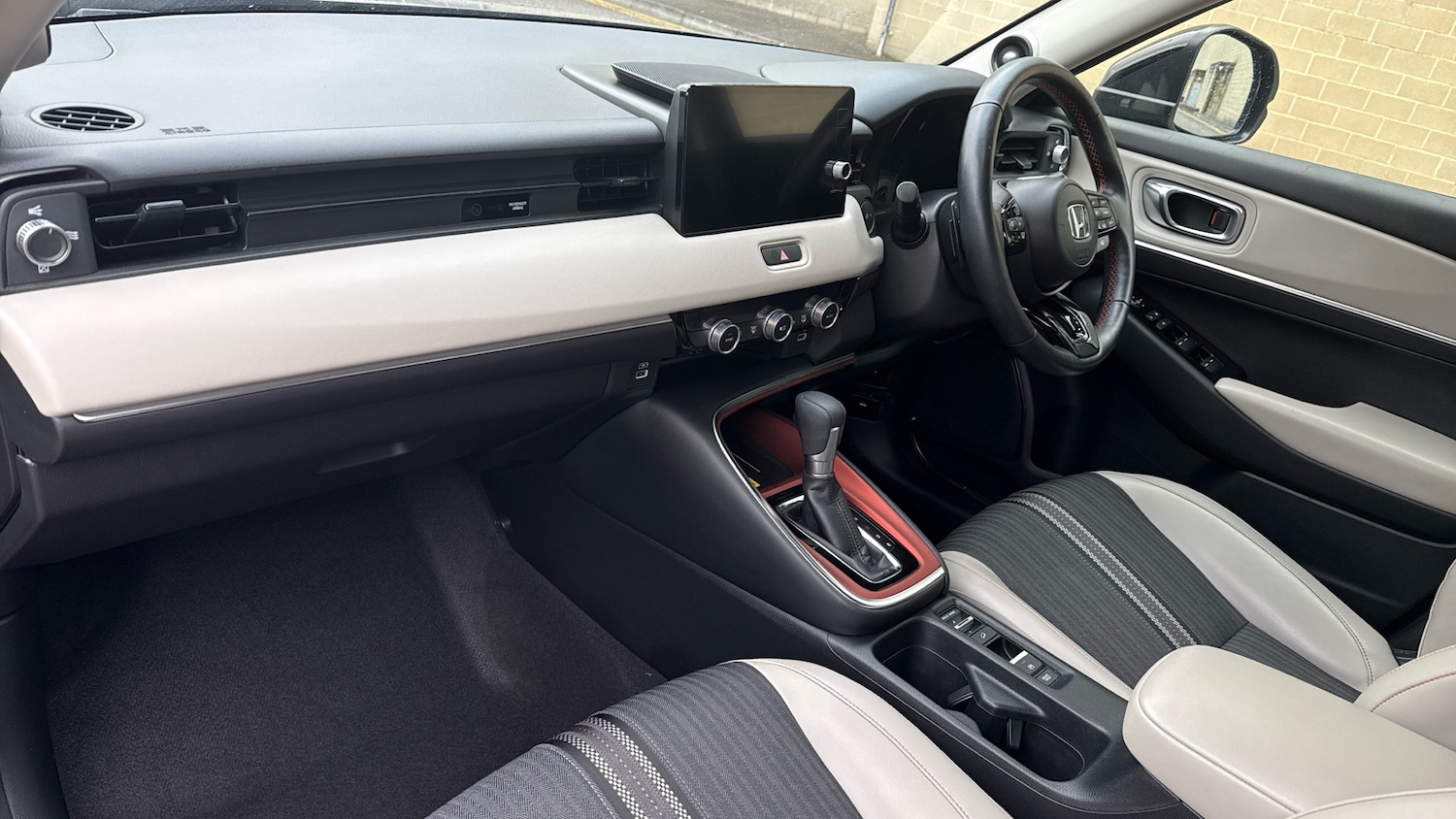 Used Honda HR-V 2022 for sale - 77708276: Photo 2