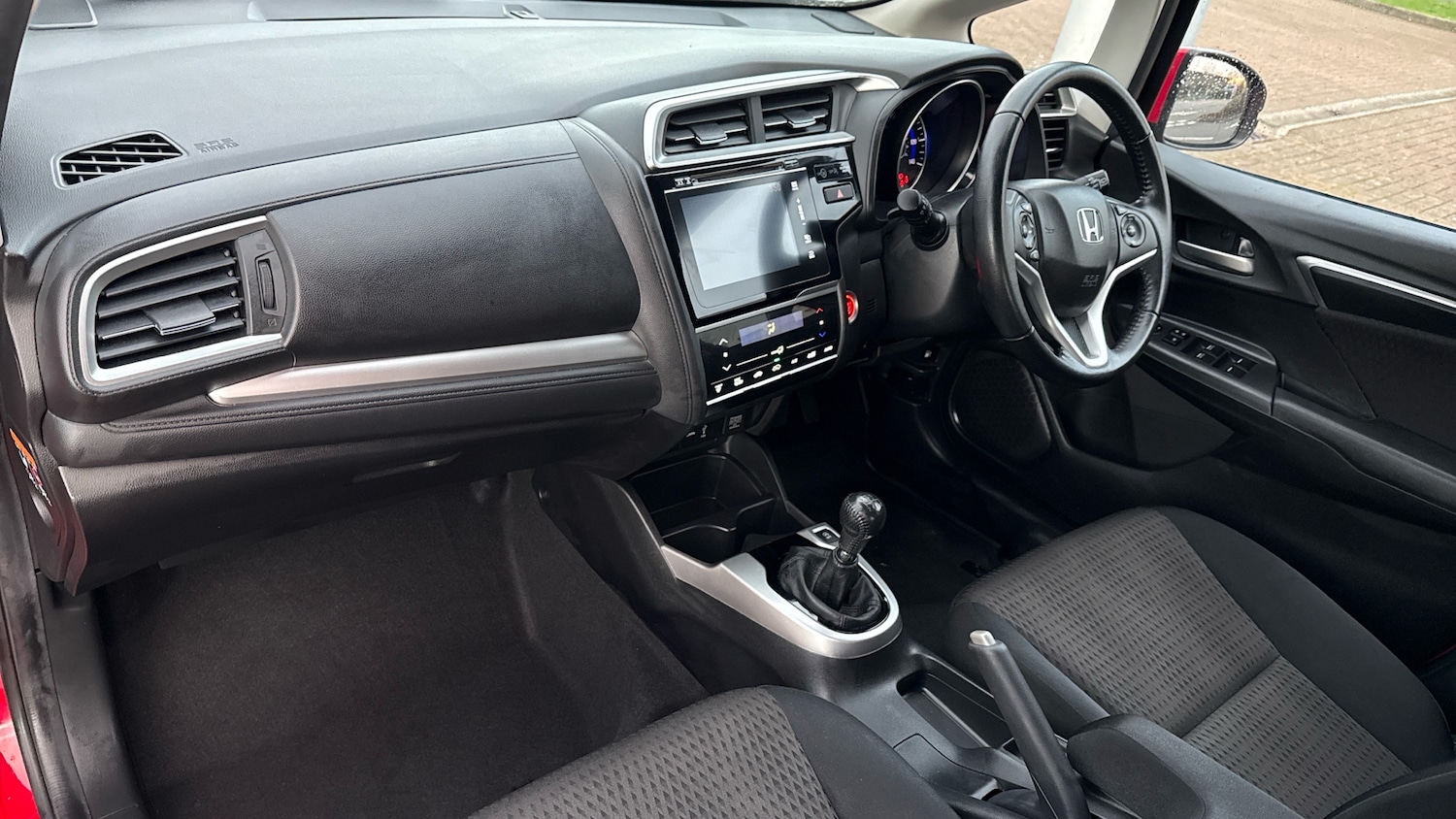 Used Honda Jazz 2018 for sale - 77116119: Photo 2