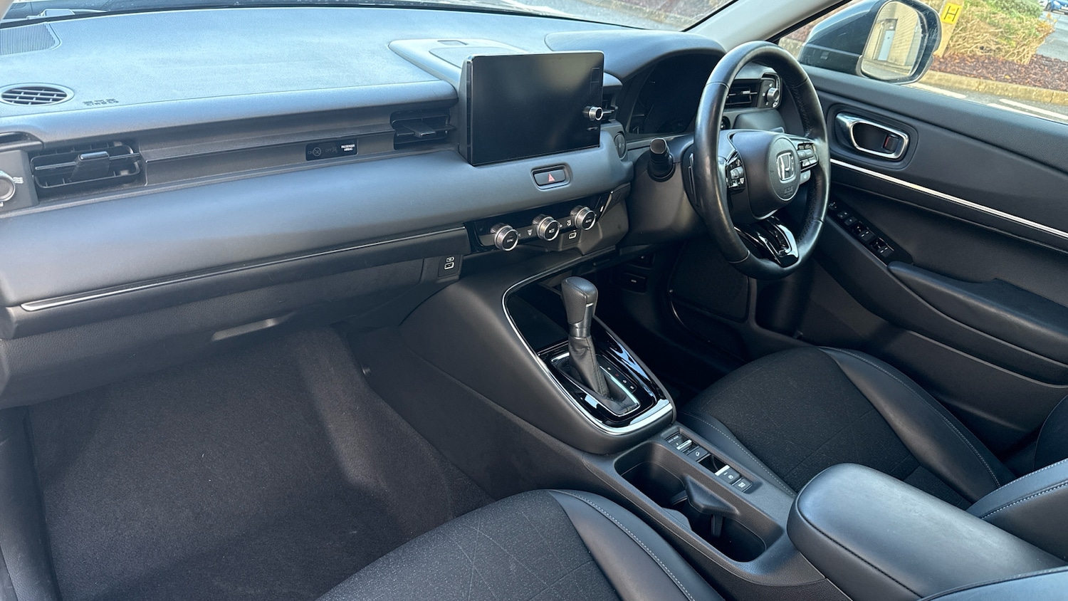 Used Honda HR-V 2023 for sale - 77071001: Photo 2