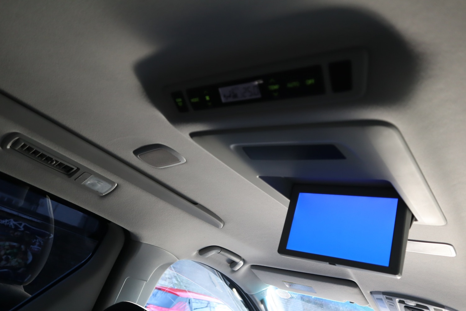 Used Toyota Alphard 2008 for sale - 77008929: Photo 28