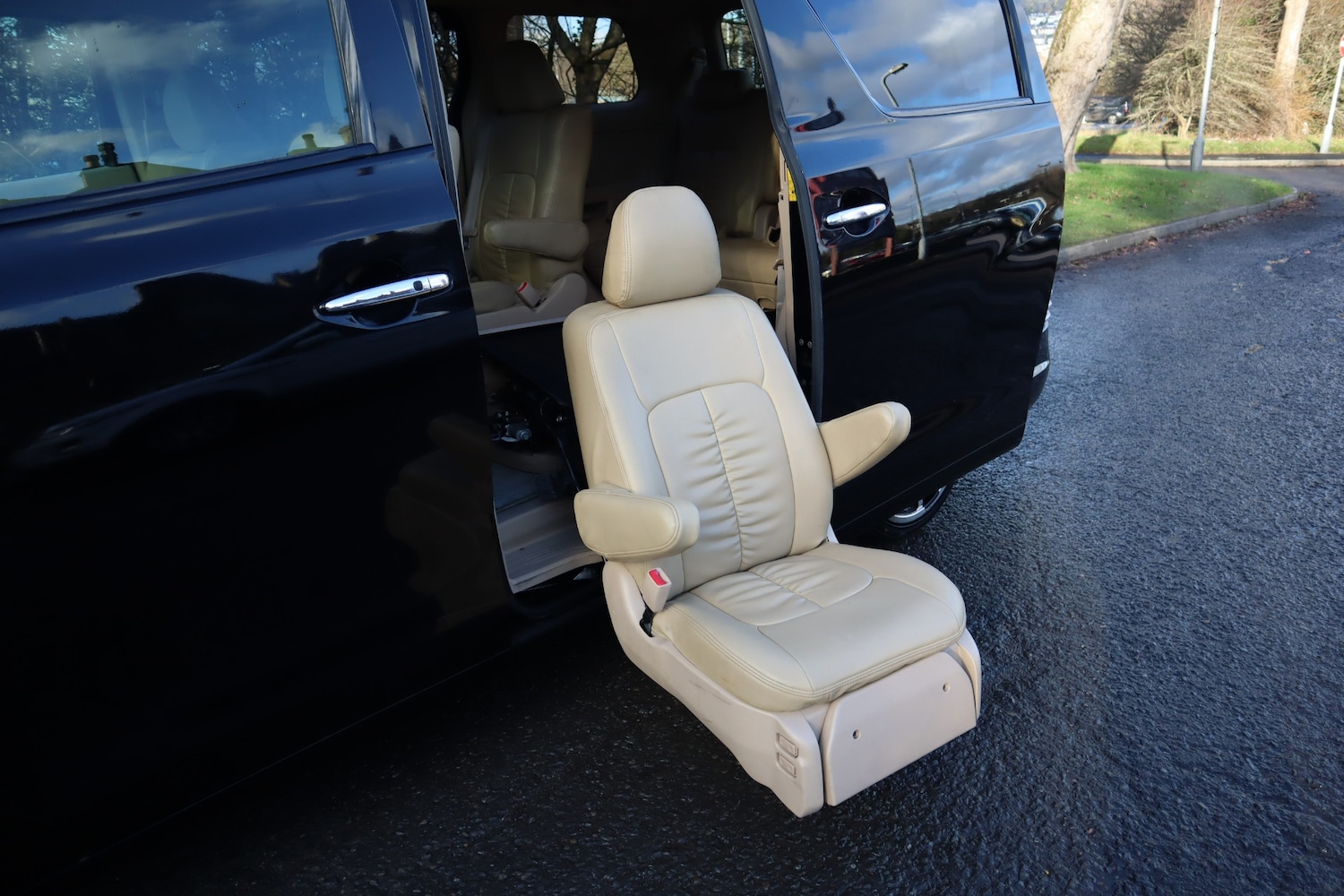 Used Toyota Vellfire 2010 for sale - 77241099: Photo 10