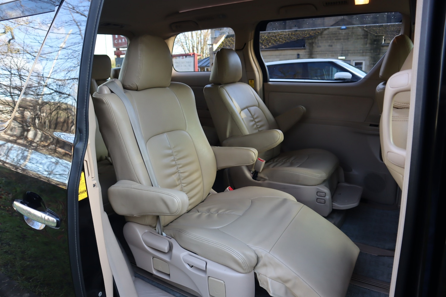 Used Toyota Vellfire 2010 for sale - 77241099: Photo 12