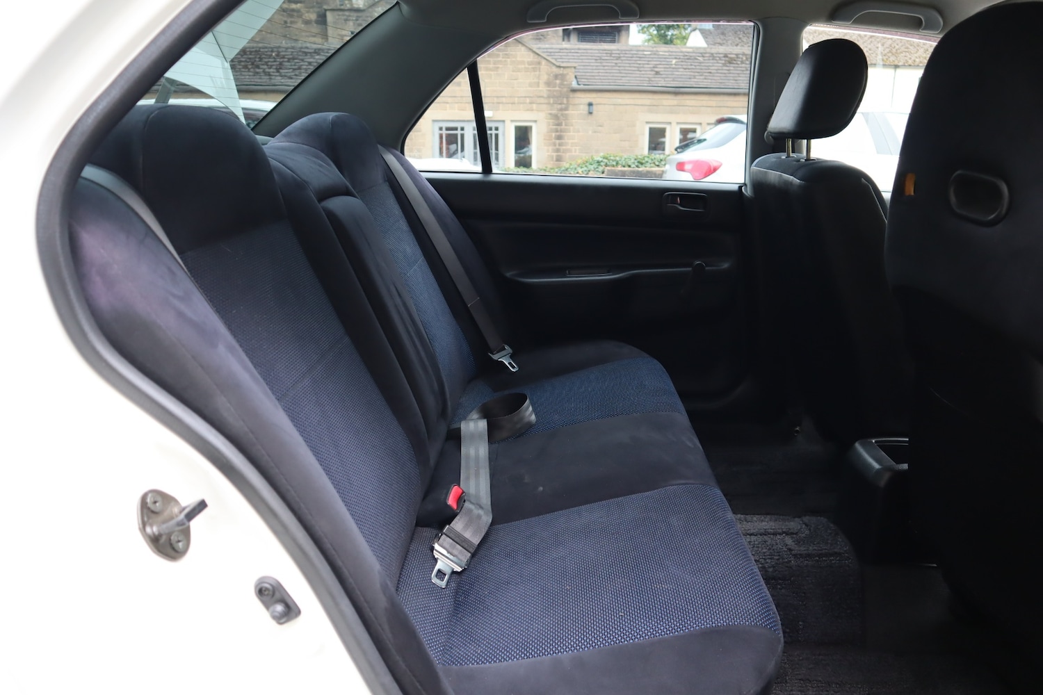 Used Mitsubishi Lancer 2002 for sale - 75926611: Photo 10