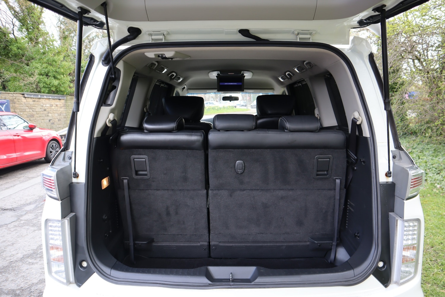 Used Nissan Elgrand 2014 for sale - 78101618: Photo 14