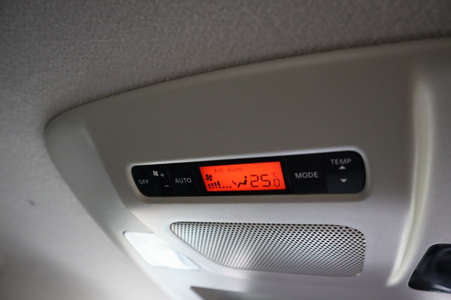 Used Nissan Elgrand 2014 for sale - 78101618: Photo 25