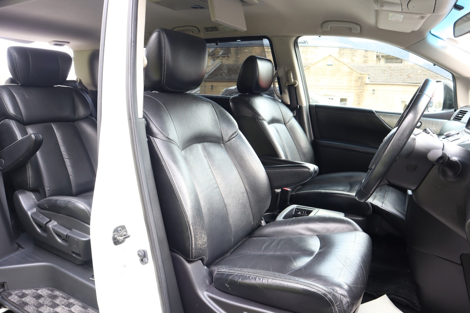 Used Nissan Elgrand 2014 for sale - 78101618: Photo 9