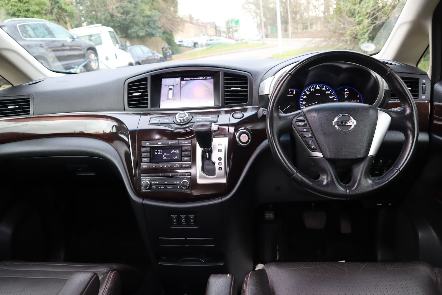 Used Nissan Elgrand 2011 for sale - 77809238: Photo 15