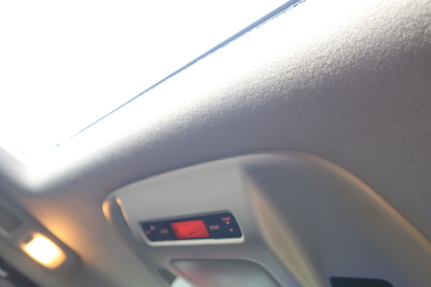 Used Nissan Elgrand 2011 for sale - 77809238: Photo 24