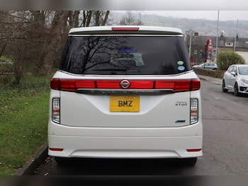 Used Nissan Elgrand 2011 for sale - 77809238: Photo