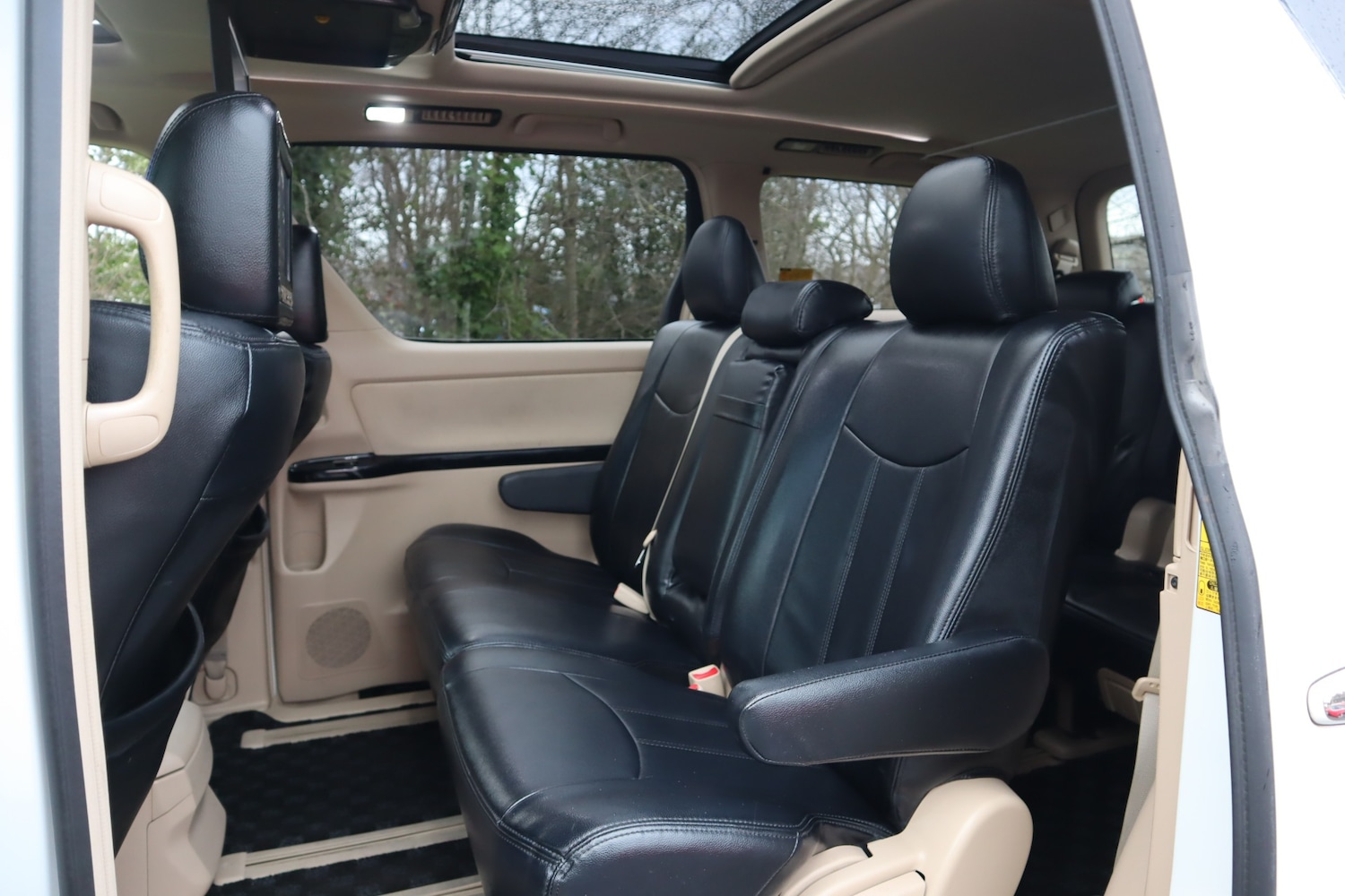 Used Toyota Vellfire 2011 for sale - 77696862: Photo 12