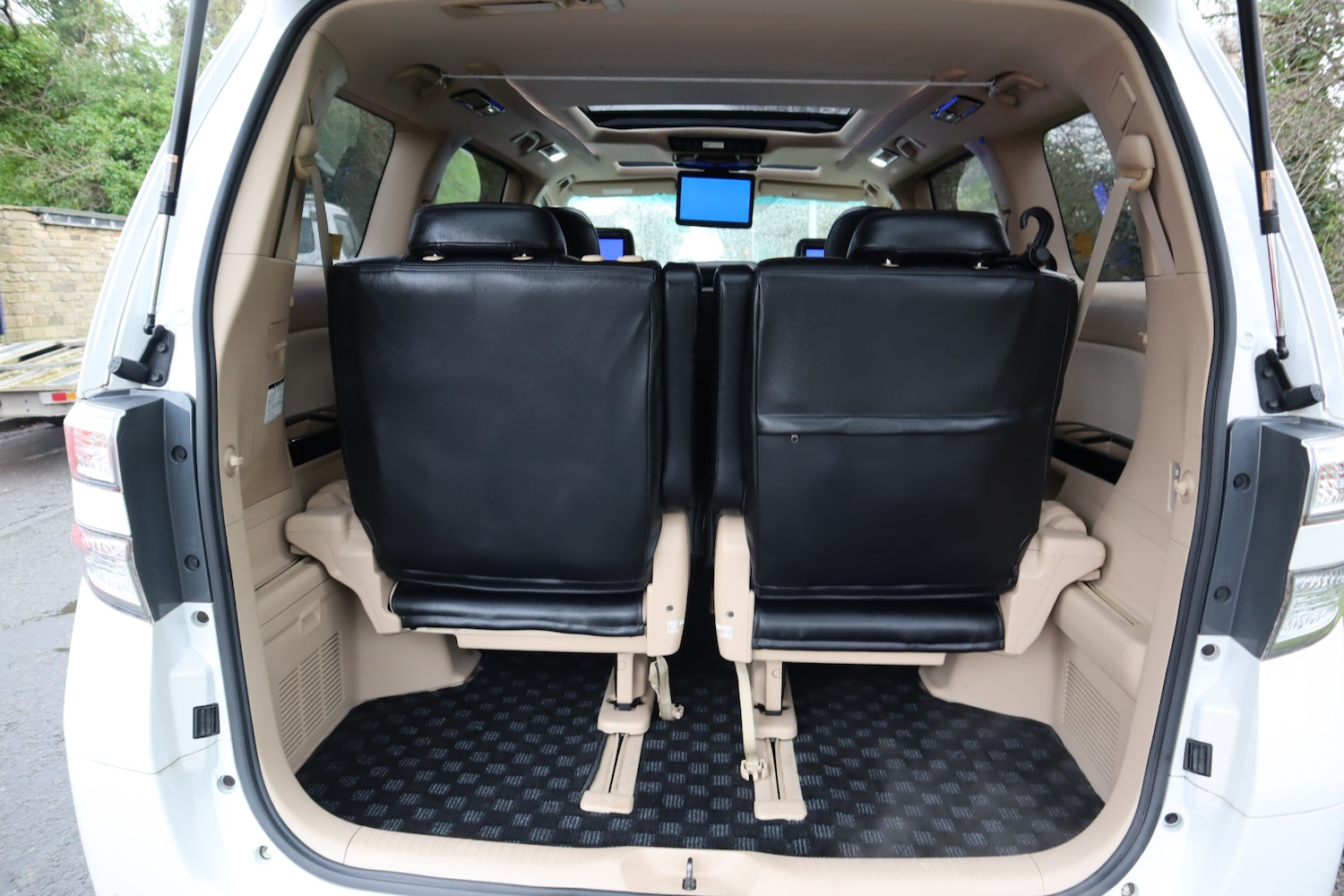 Used Toyota Vellfire 2011 for sale - 77696862: Photo 14