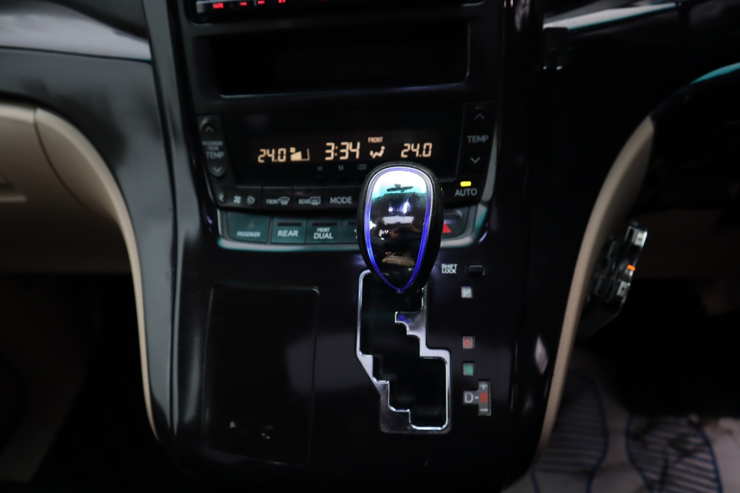 Used Toyota Vellfire 2011 for sale - 77696862: Photo 18