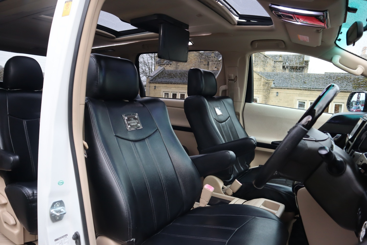 Used Toyota Vellfire 2011 for sale - 77696862: Photo 9