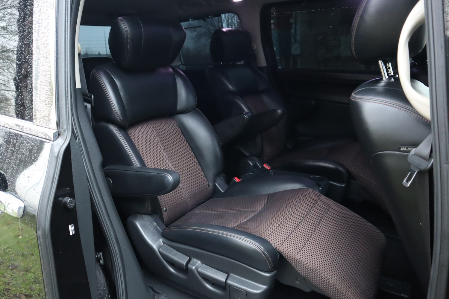 Used Nissan Elgrand 2011 for sale - 77251500: Photo 10