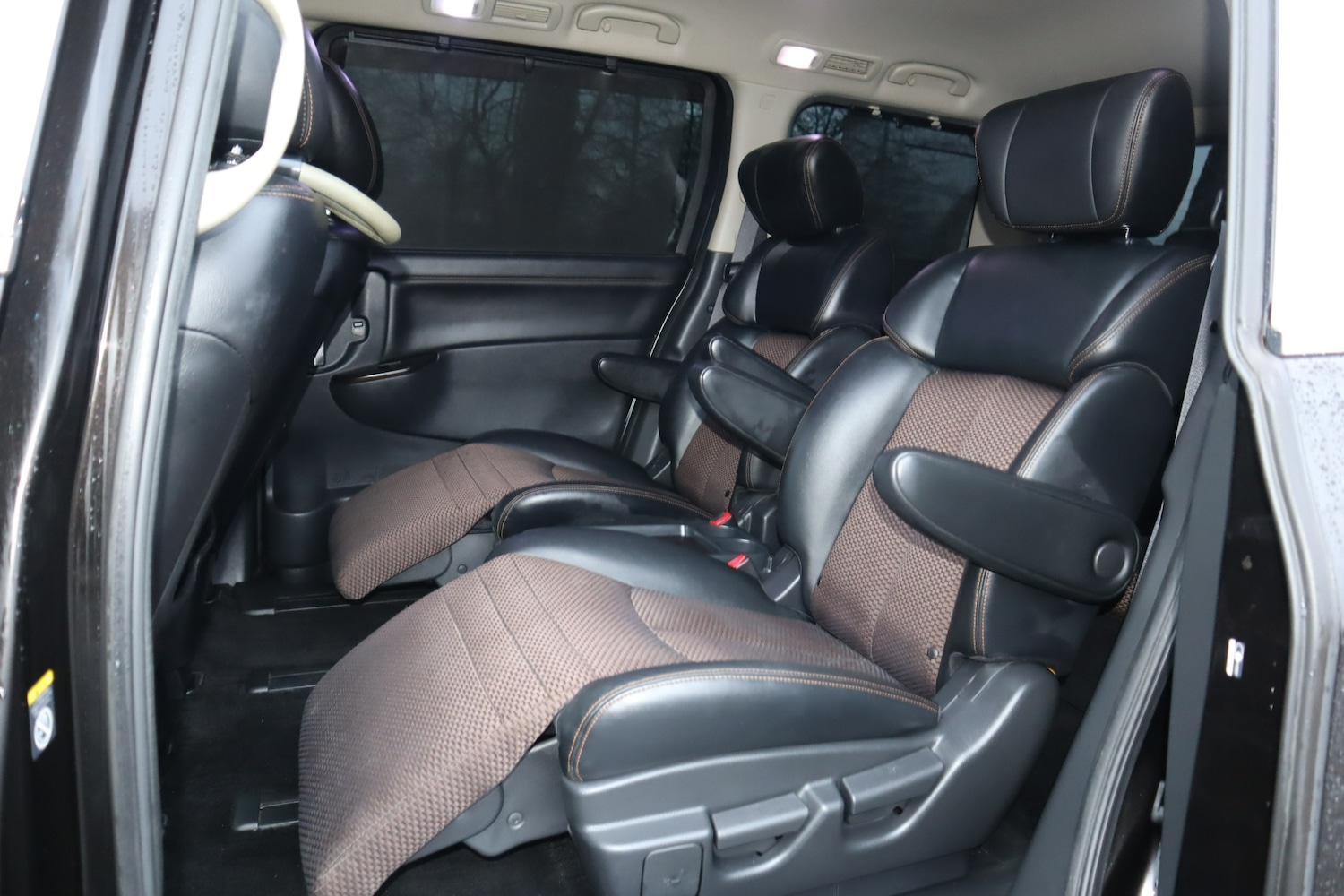 Used Nissan Elgrand 2011 for sale - 77251500: Photo 12