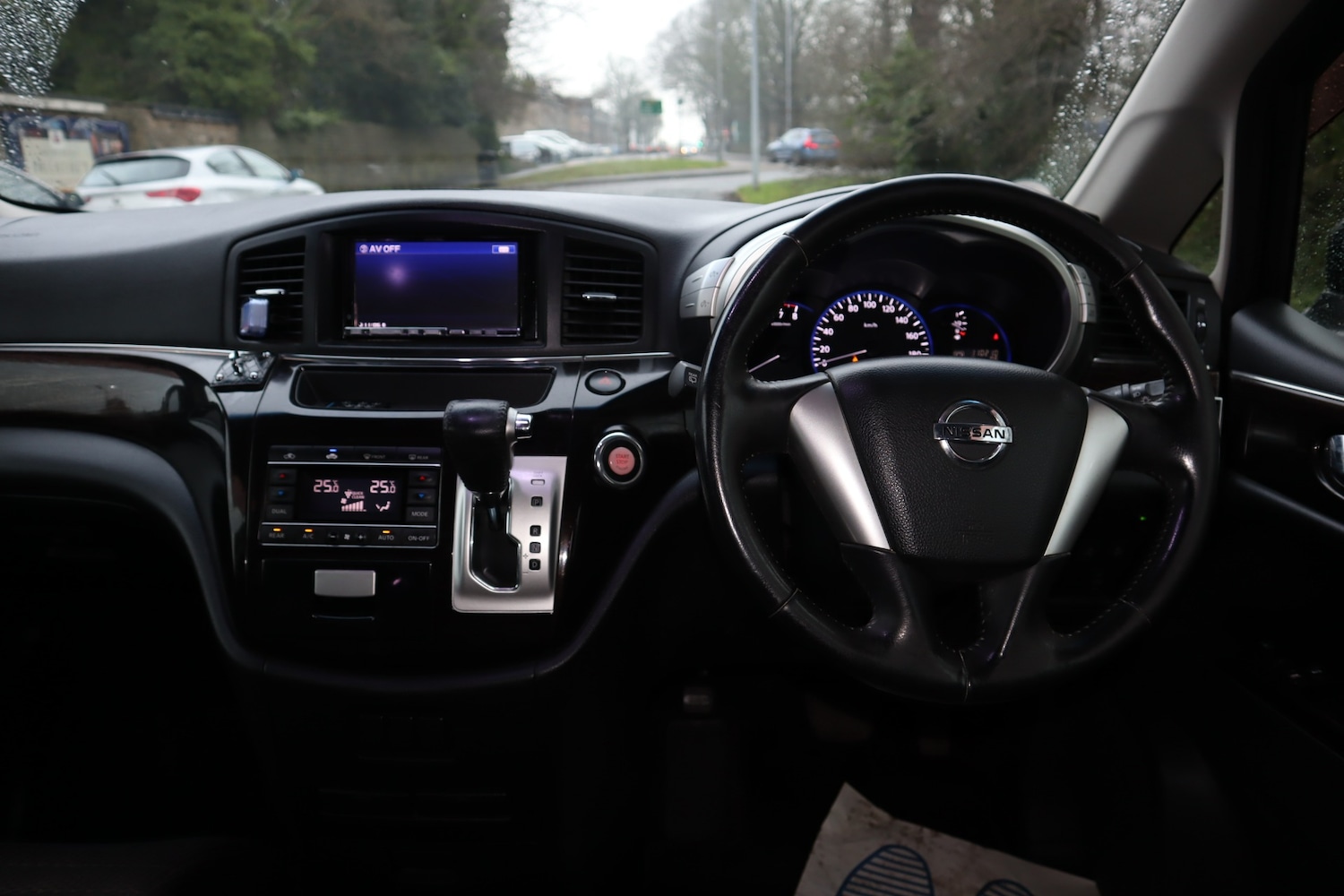 Used Nissan Elgrand 2011 for sale - 77251500: Photo 15